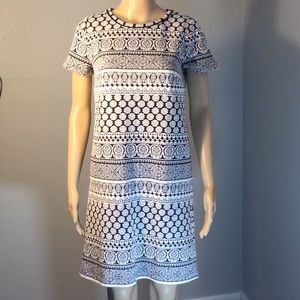 LOFT GEOMETRIC BLACK & WHITE STRAIGHT SHIFT DRESS